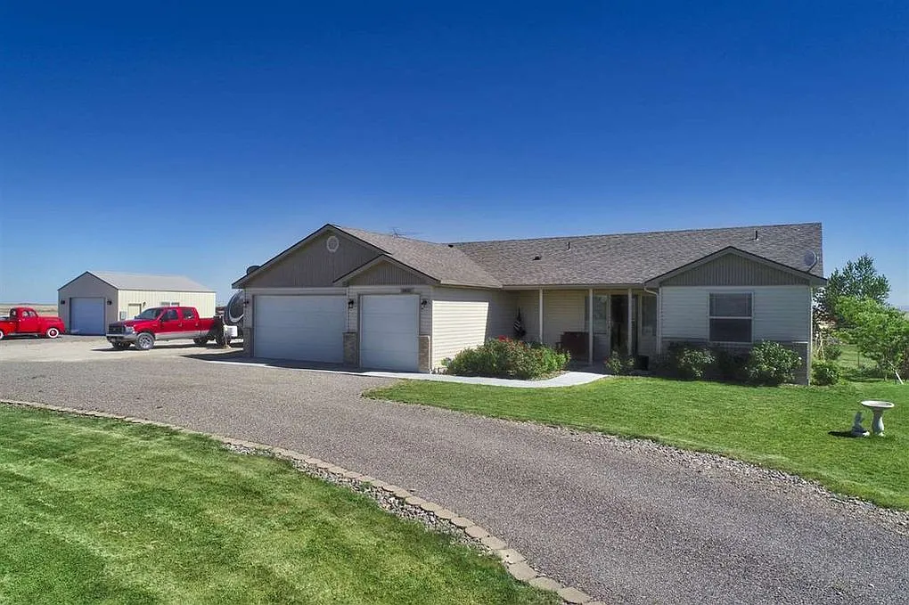3 bed, 1665 sqft, $2,800 — Photo 1