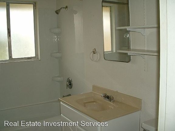 5th image of 9725 Lake Steilacoom Dr SW