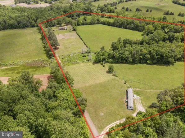 561 Pullen Ln, Reva, VA 22735
