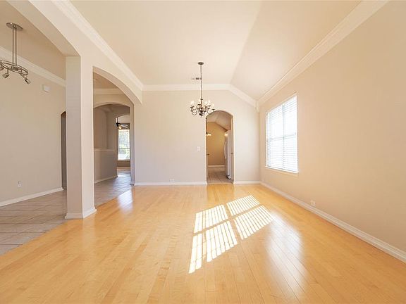 2nd image of 4552 Oak Shores Dr