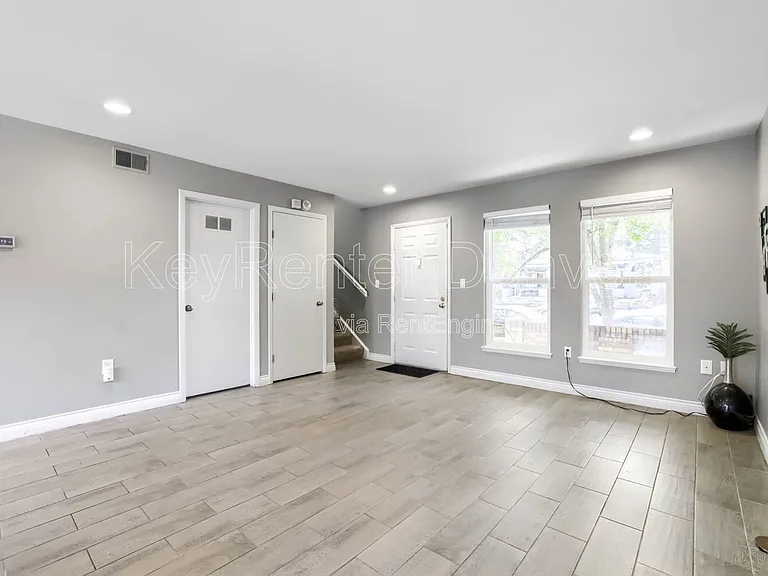 1201 Galapago St #94 — Photo 2