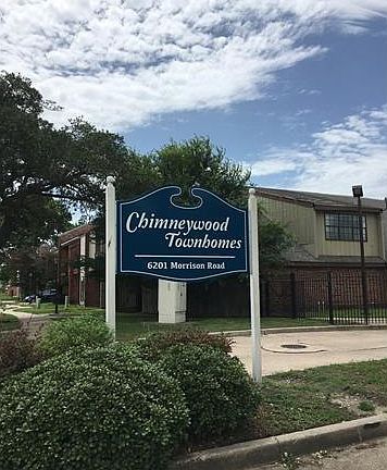 3rd image of 1105 Chimney Wood Ln