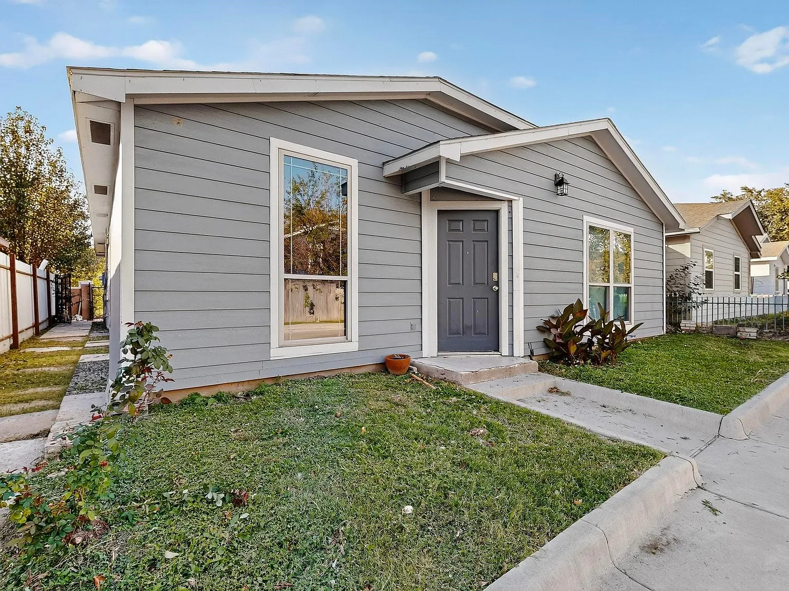 3 bed, 2.0 bath, 1084 sqft, $1,800 — Photo 2