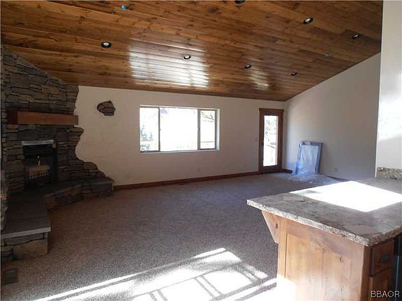 2nd image of 448 Villa Grv
