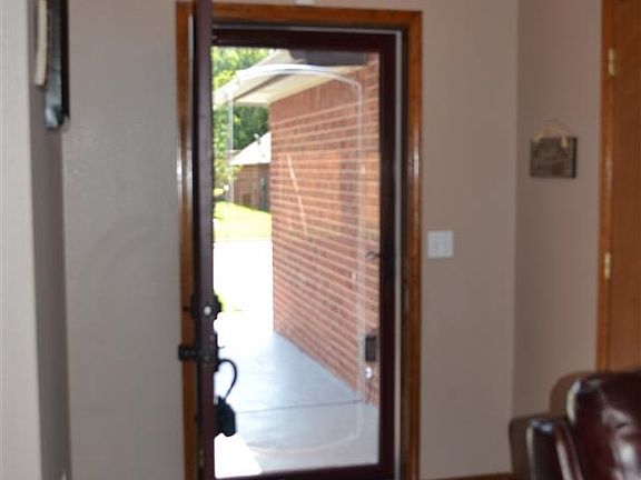 5th image of 222 Oakdale Dr