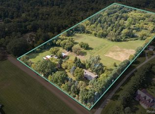 8265 Hogan Rd, Fenton, MI 48430