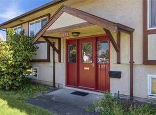 3971 Cedarwood St, Saanich, BC V8N 3N3
