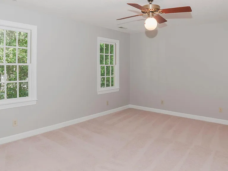 104 Lively Ct E — Photo 18