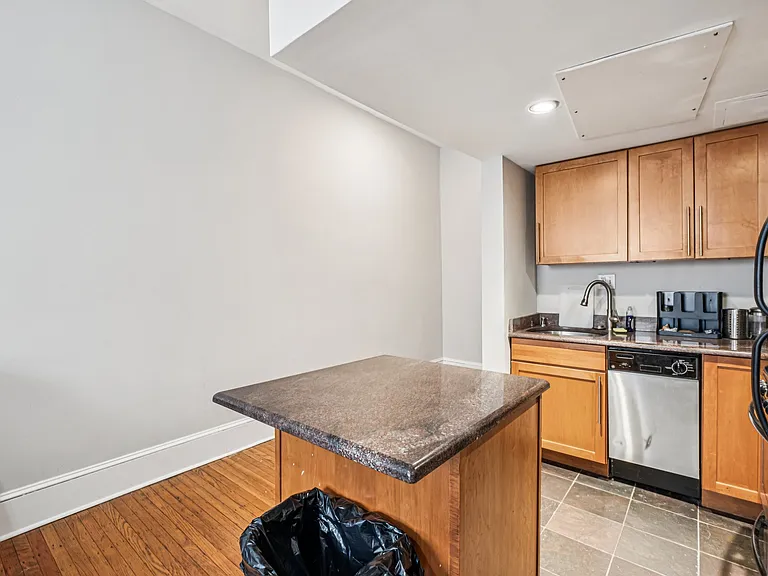 1931 Chestnut St #3-F — Photo 4