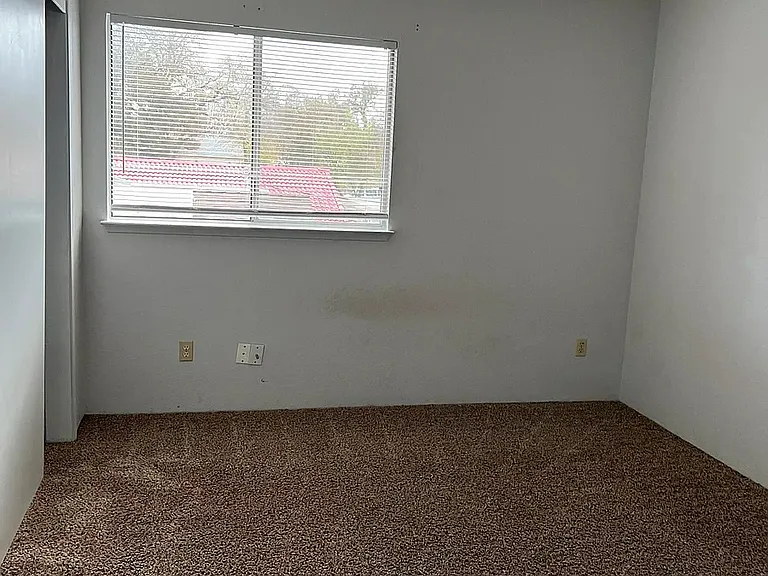 2041 Riverside Ave #4 — Photo 2