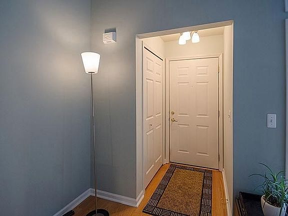 5th image of 2885 Barclay Way #128