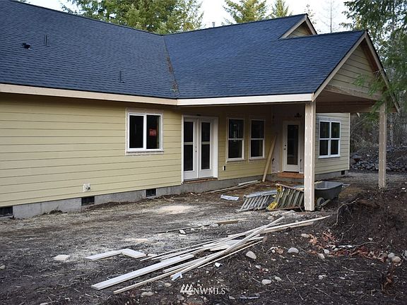 4th image of 14035 Rainier View Lane