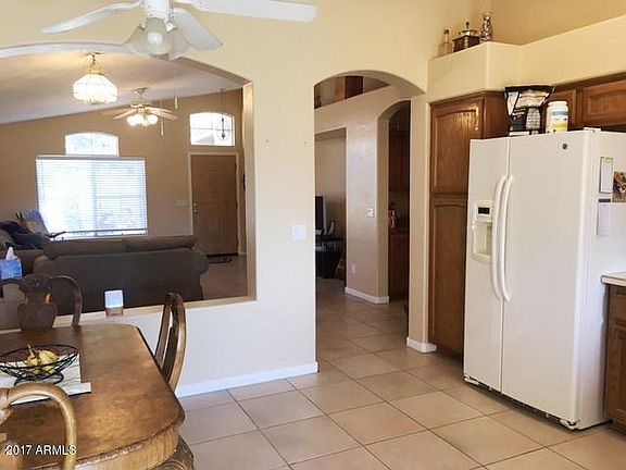 4th image of 2035 E Helena Dr