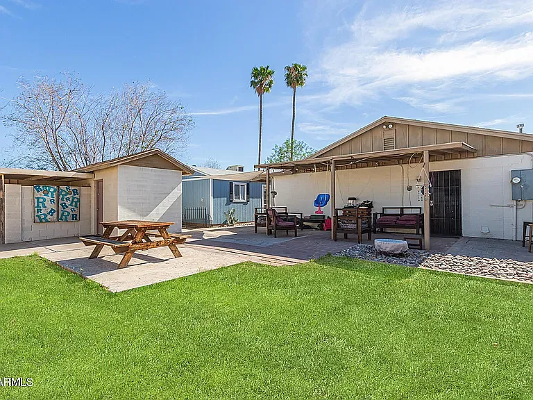 3314 W Port Au Prince Ln — Photo 16