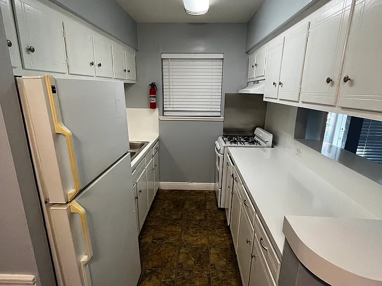 2116 Lexington St #1 — Photo 6