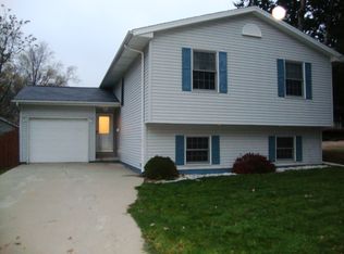 1205 W Wood St, Bloomington, IL