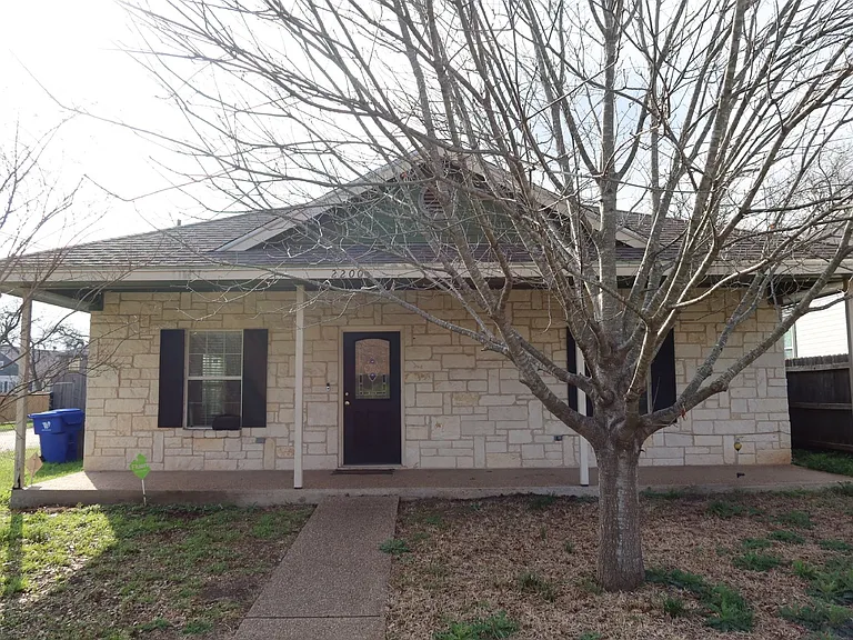 2200 Parrott Ave — Photo 1