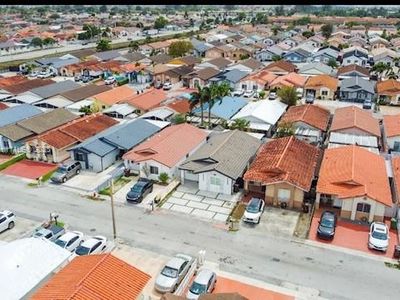 2868 W 75th St, Hialeah, FL, 33018