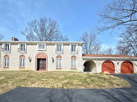 3rd image of 760 Old Ludlow Ave