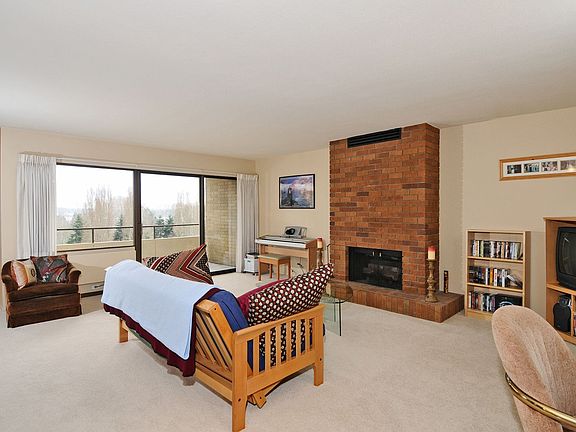 Living rm, looking toward deck