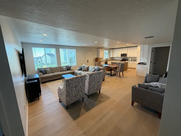 1014 W Netleaf St #B, Saratoga Springs, UT 84045