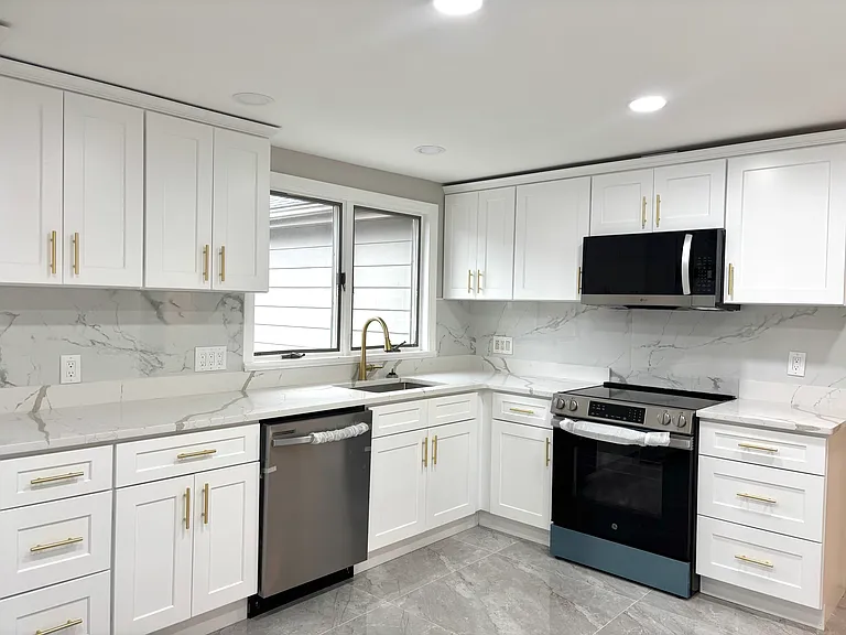 338 Langley Rd — Photo 7