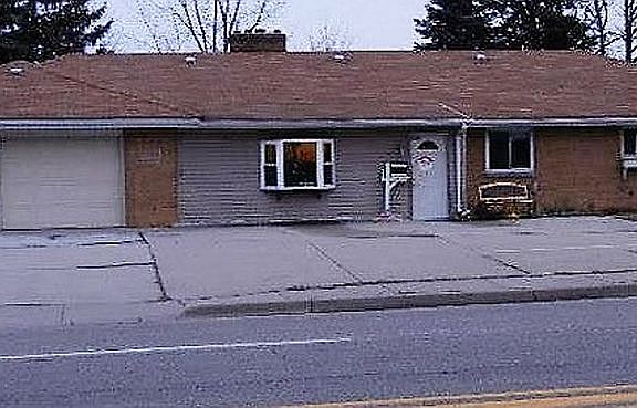 2nd image of 3066 N Michigan Ave