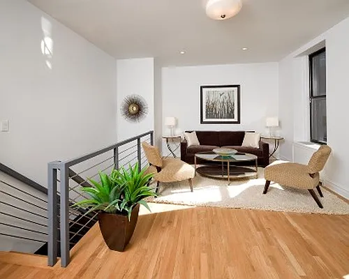 Rented by Metropolitan Equities | media 17