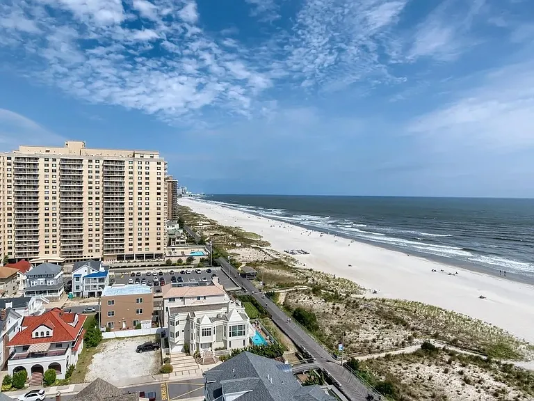 5200 Boardwalk #16D — Photo 21