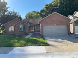 36415 Gloucester Trl, Clinton Township, MI 48035