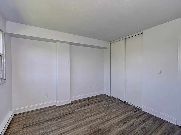 356 Hoffman St — Photo 9