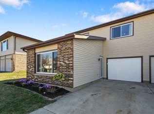 317 Morningside Dr APT B, Bloomingdale, IL 60108