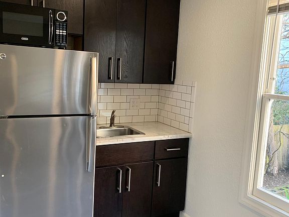 3rd image of 1570 Washington St #B