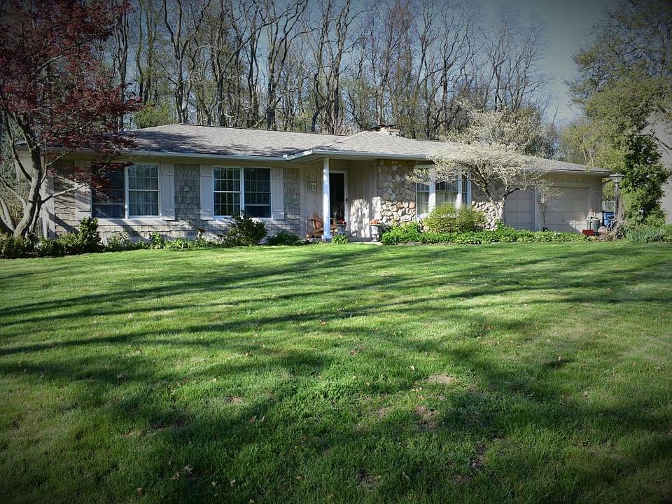 1st image of 636 East Dr