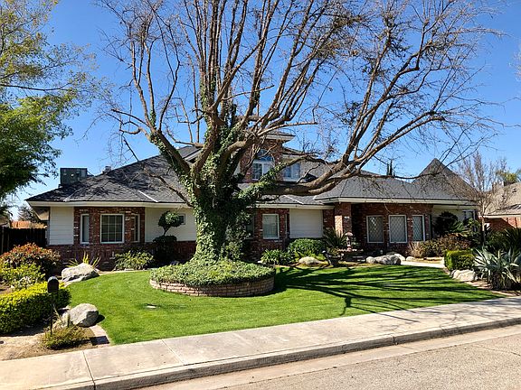 2nd image of 717 Acacia Ave
