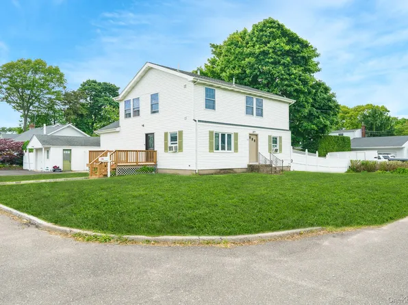72 Peckham Avenue, Islip, NY 11751