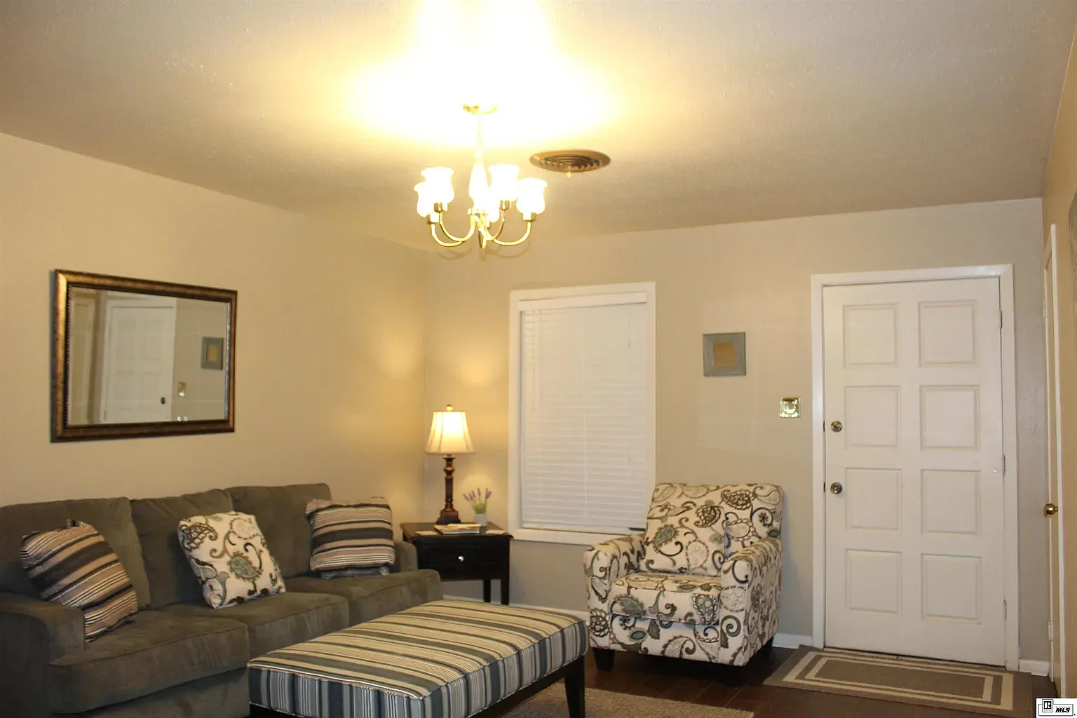 3 bed, 1.5 bath, 1600 sqft, $2,950 — Photo 3