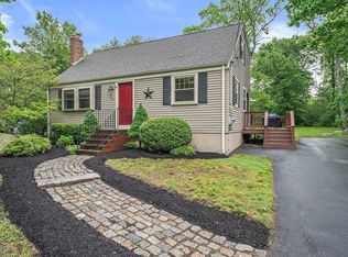 104 Loganberry Dr, Abington, MA 02351