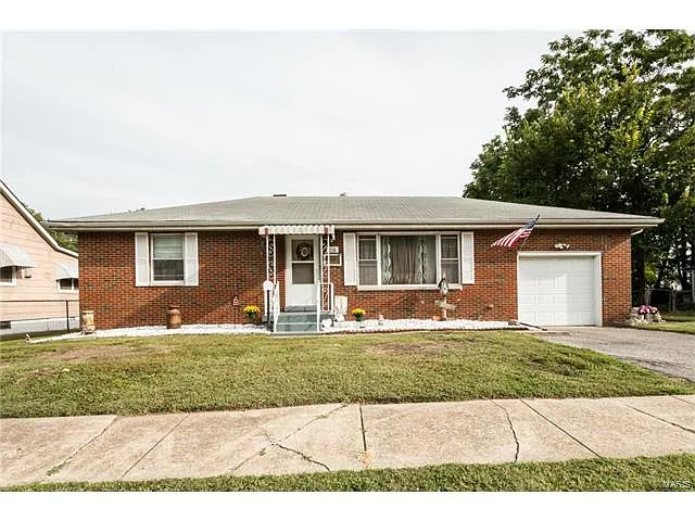 116 W 4th St photo 1