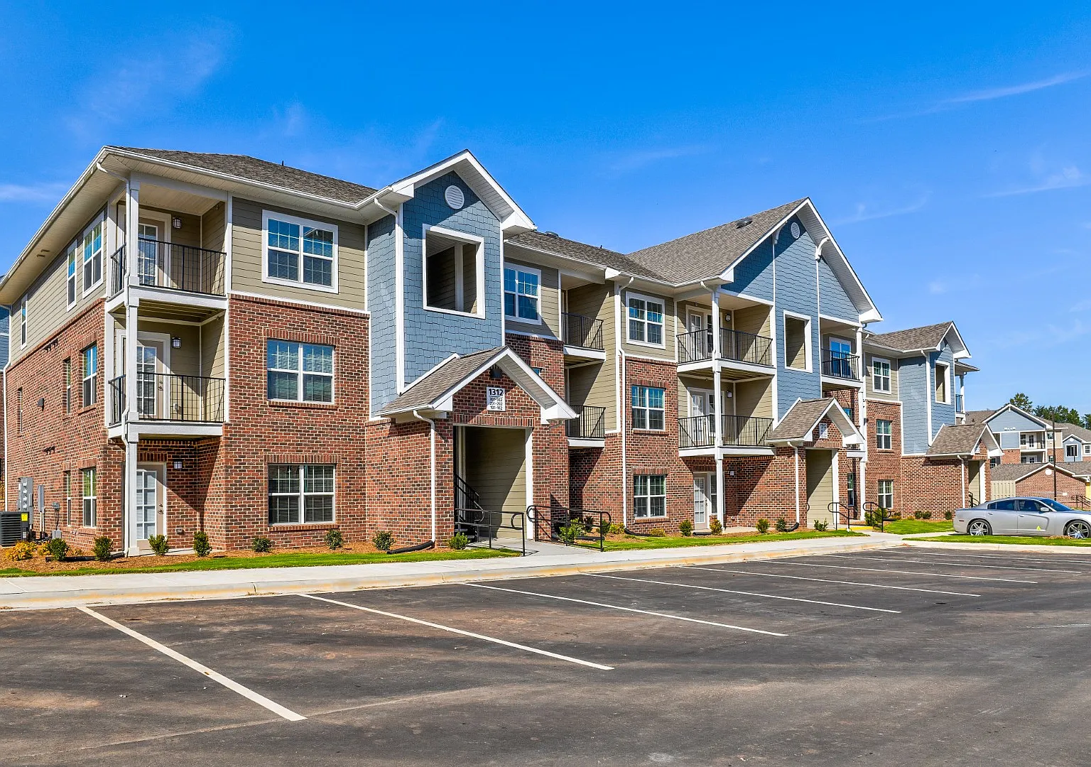 Granite Pointe — Photo 1
