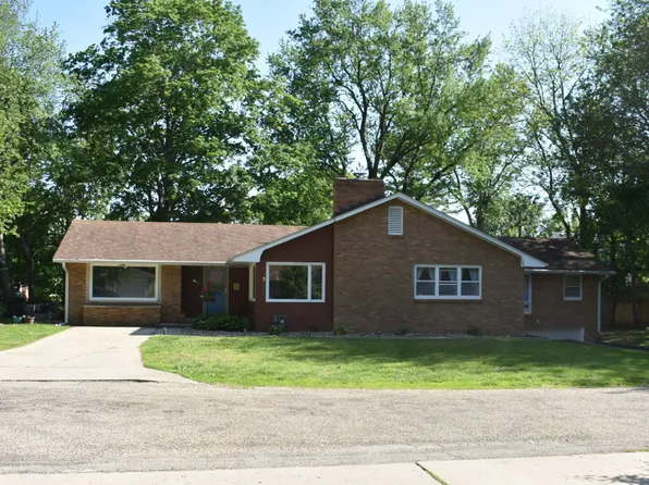 405 Prairie Ct, Streator, IL 61364