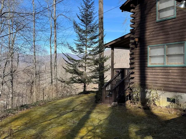 235 Wabash Dr, Sylva, NC 28779