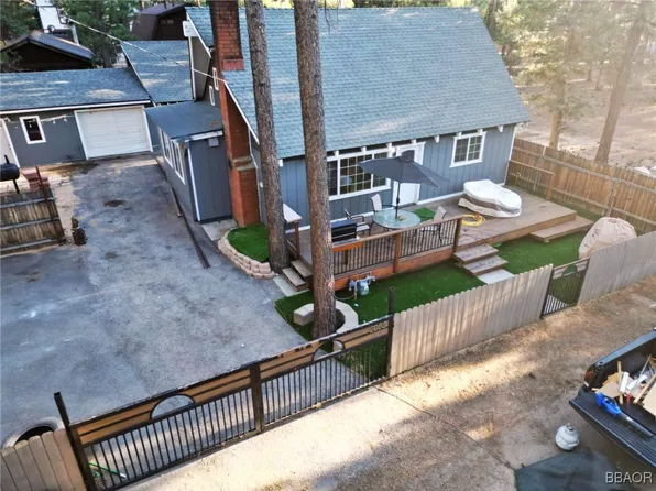 2050 9th Ln, Big Bear City, CA 92314