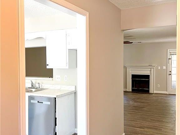 2nd image of 1017 Glendale Dr APT 63