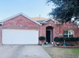 2751 Sun Rise Ln, Grand Prairie, TX 75052