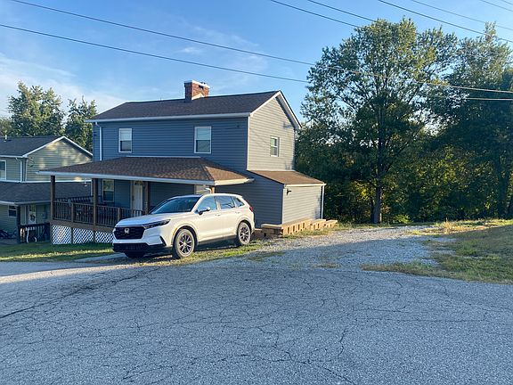 2nd image of 407 Cardinal Dr