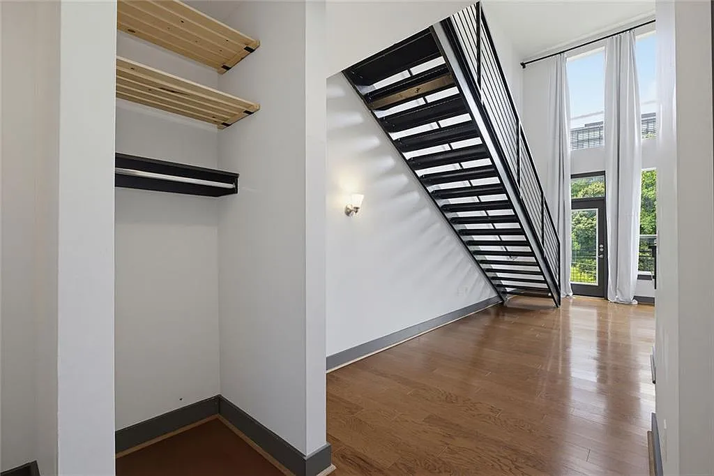 2 bed, 2.0 bath, 1237 sqft, $3,190 — Photo 3