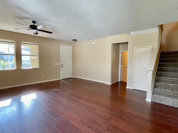 3rd image of 47 Leaver Dr