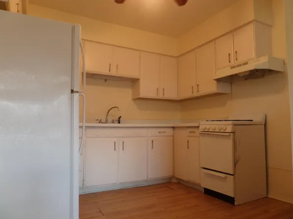 833 Kimberly Dr APT 7, Dekalb, IL 60115