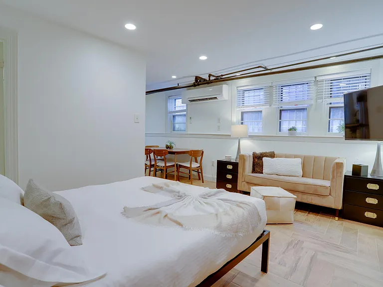 400 Seward Sq SE #B3 — Photo 4